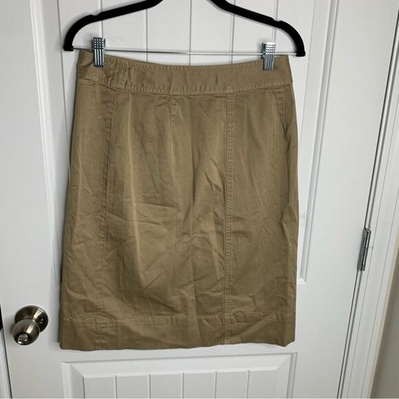 J Crew size buttons pencil skirt in stretch chino khaki size 6 minimalist bo 104 - Picture 3 of 8